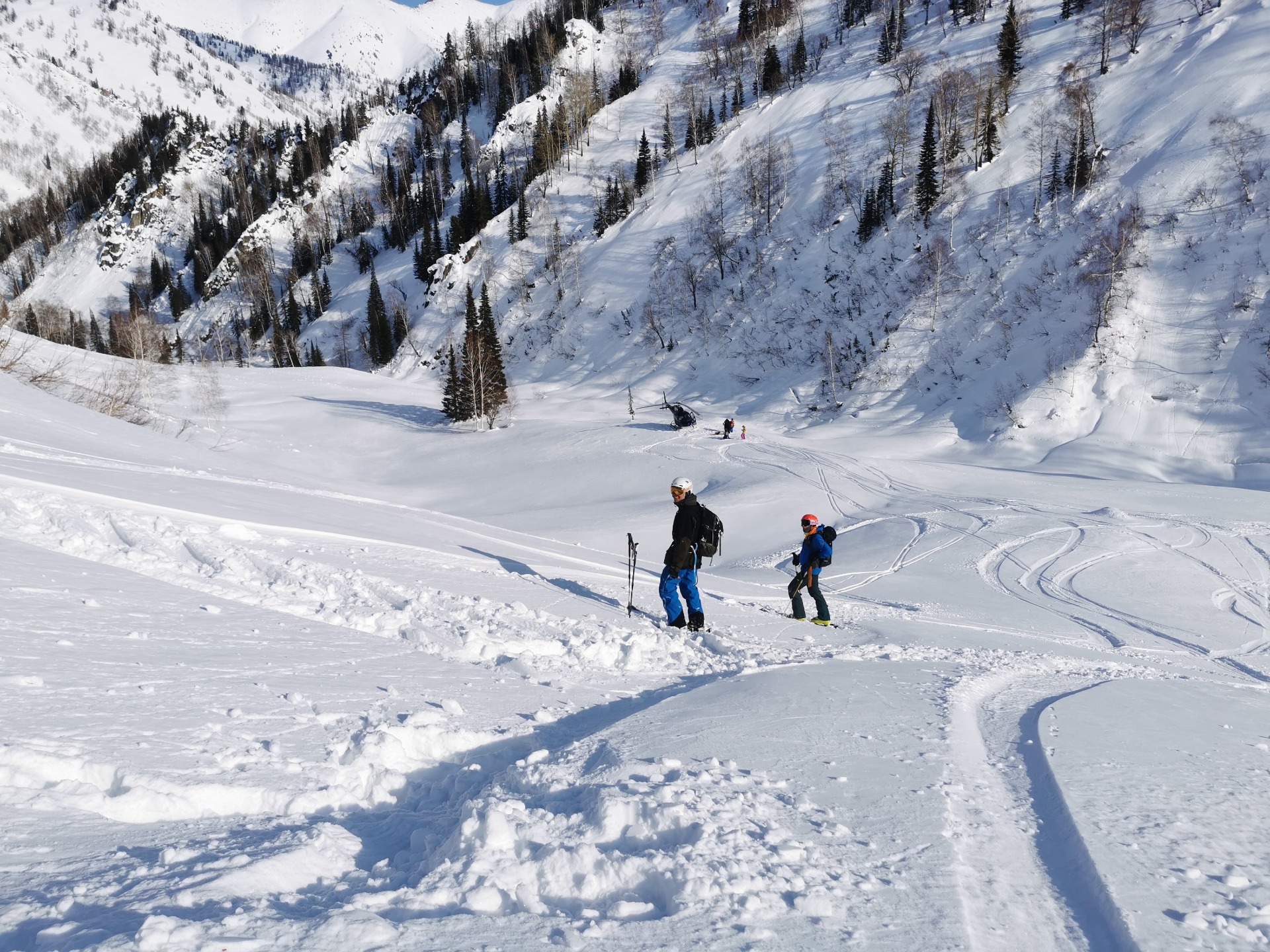 skiing powder on a heliski Ridder Kazakhstan