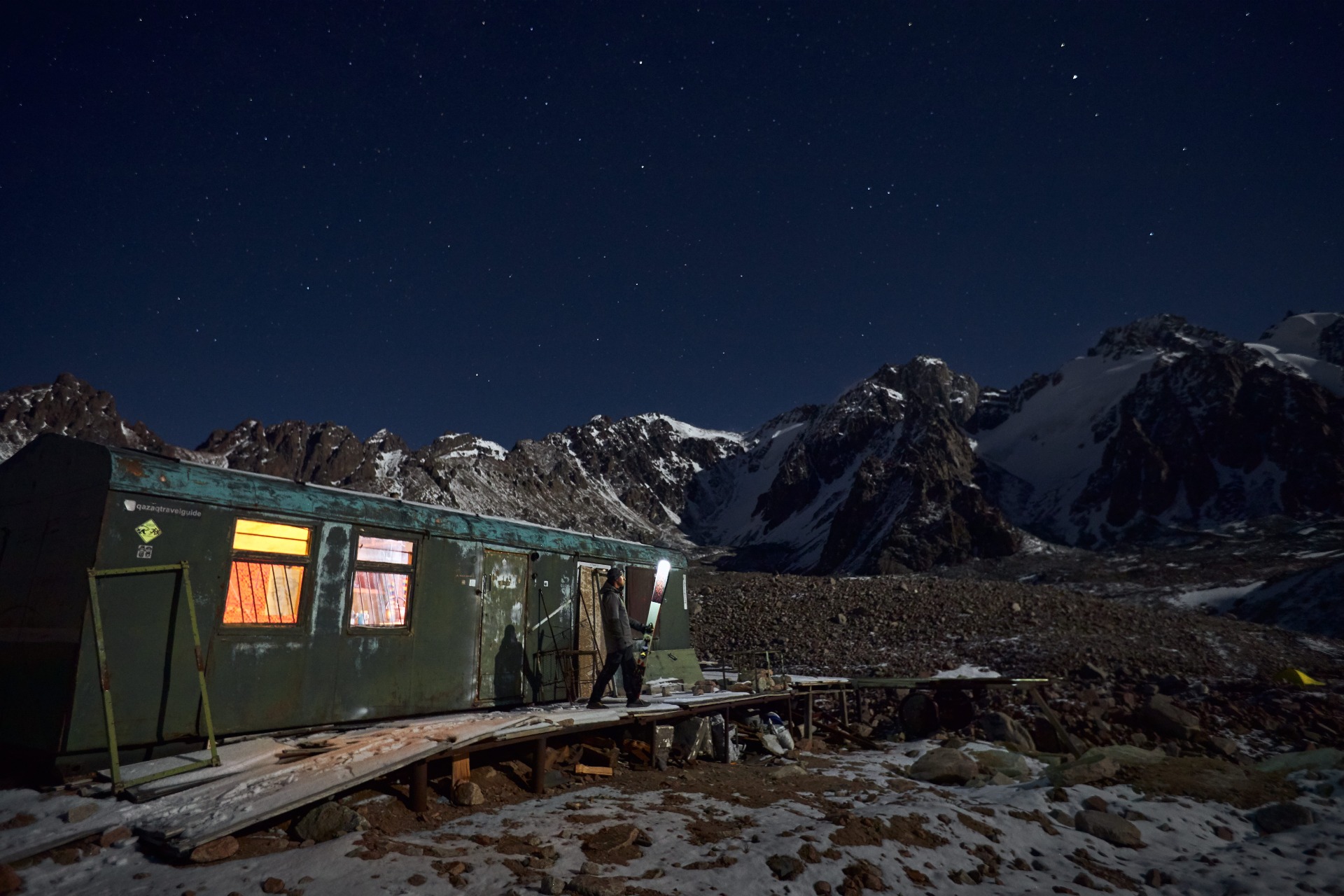 Vagon (trailer) in the Tuyuk-su valley