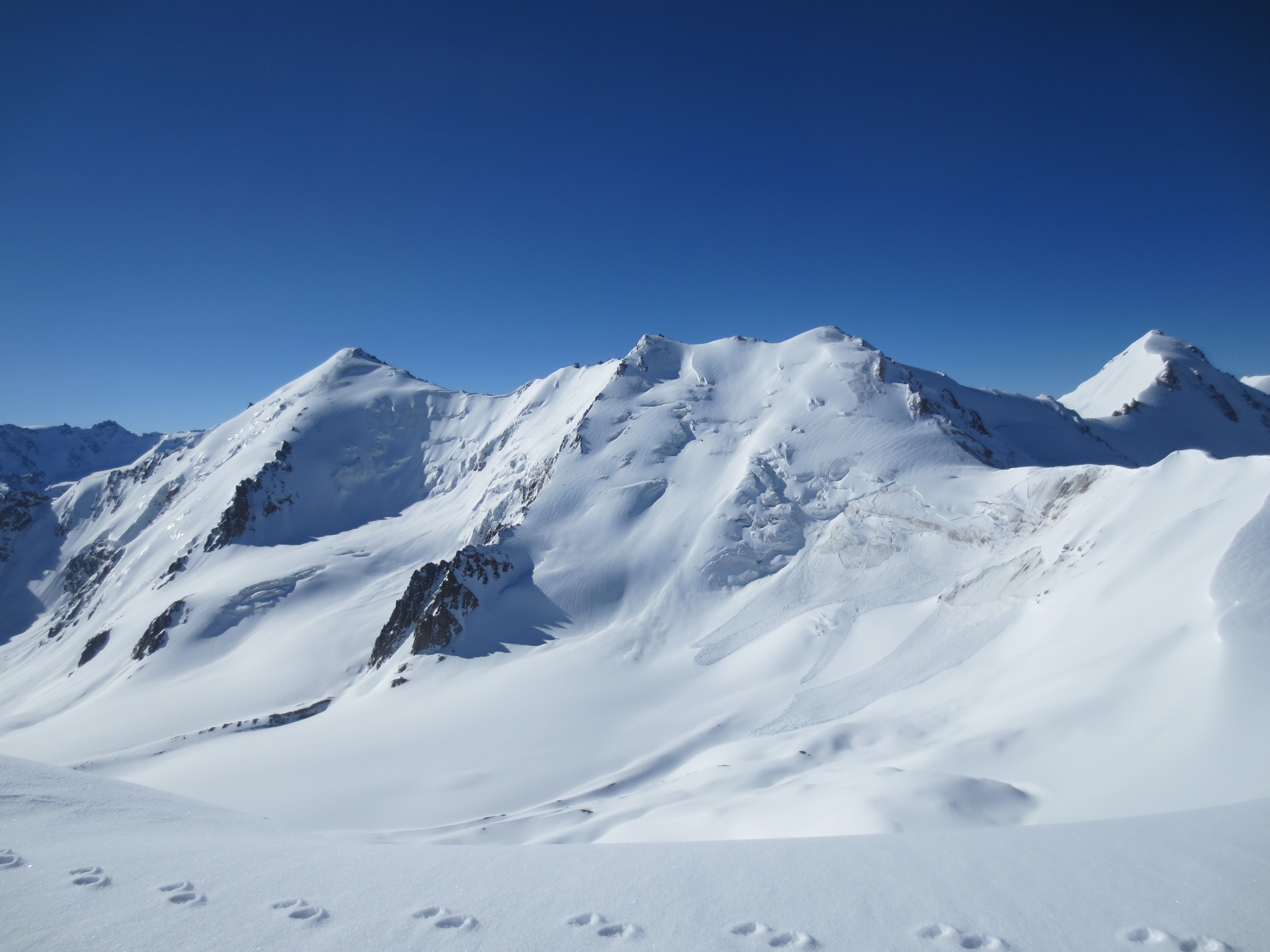 SGU and Soviet Alpinists peaks