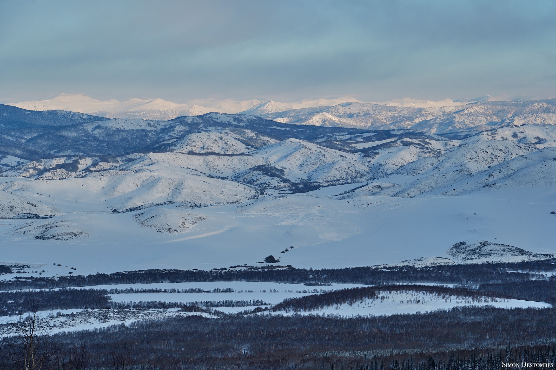 Ridder city and the Altay mountains around it