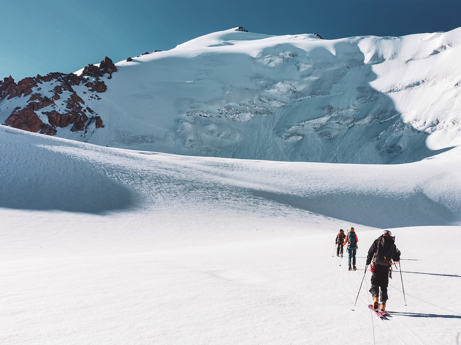 ski tour on Tuyuk-su glacier on SGU peak