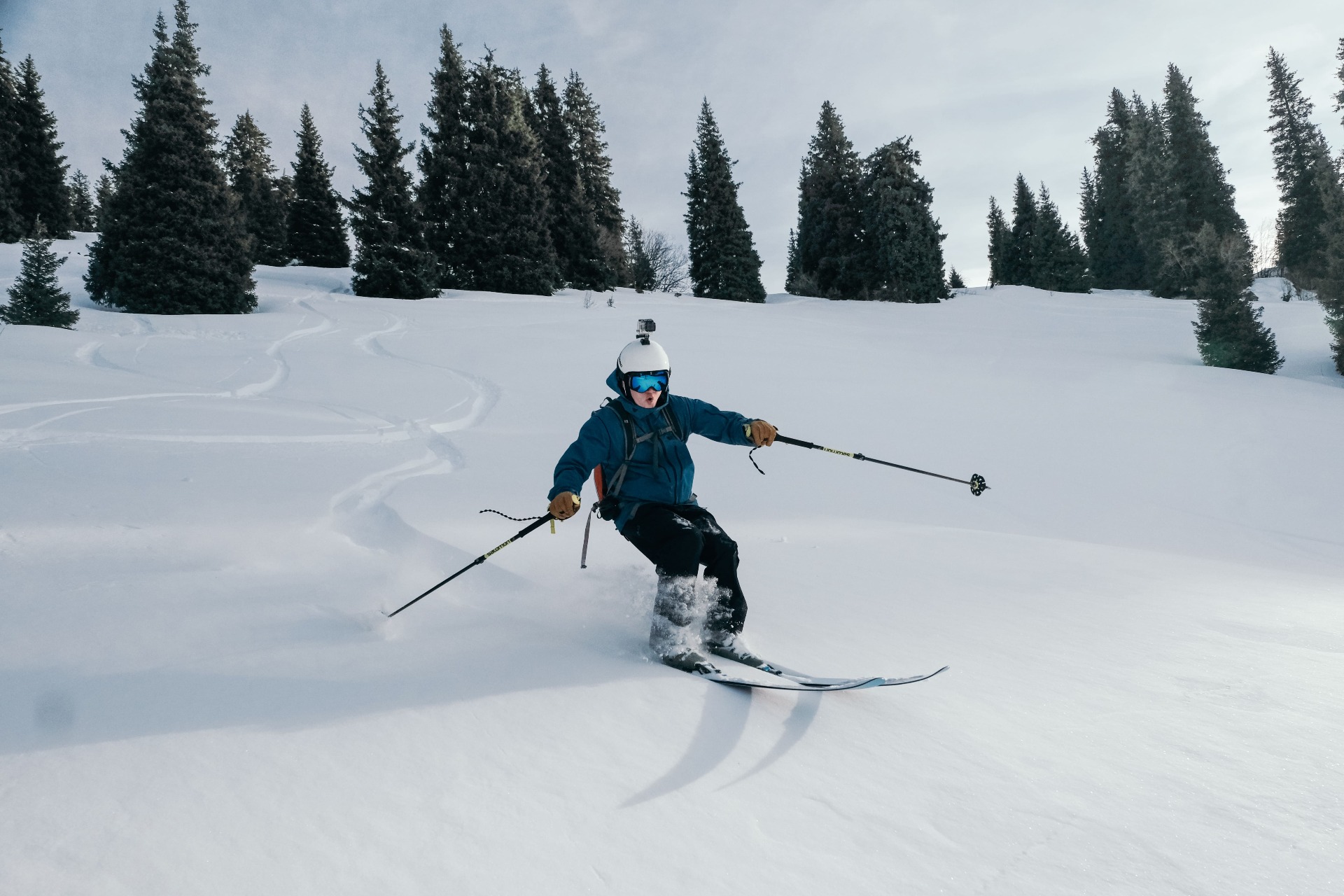 skiing powder in Kimasar gorge in Almaty