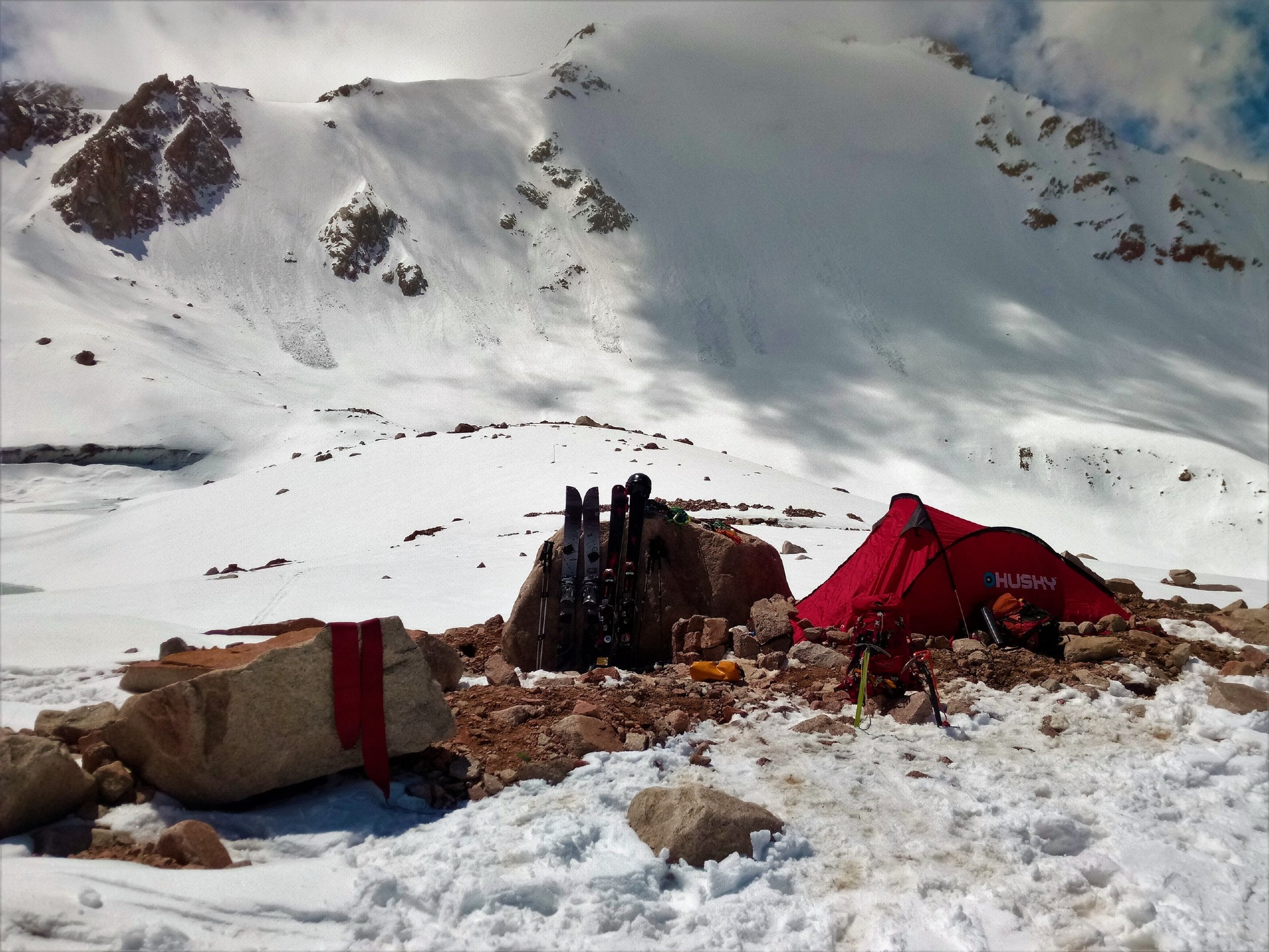 tent camp in the Kumbelsu valley