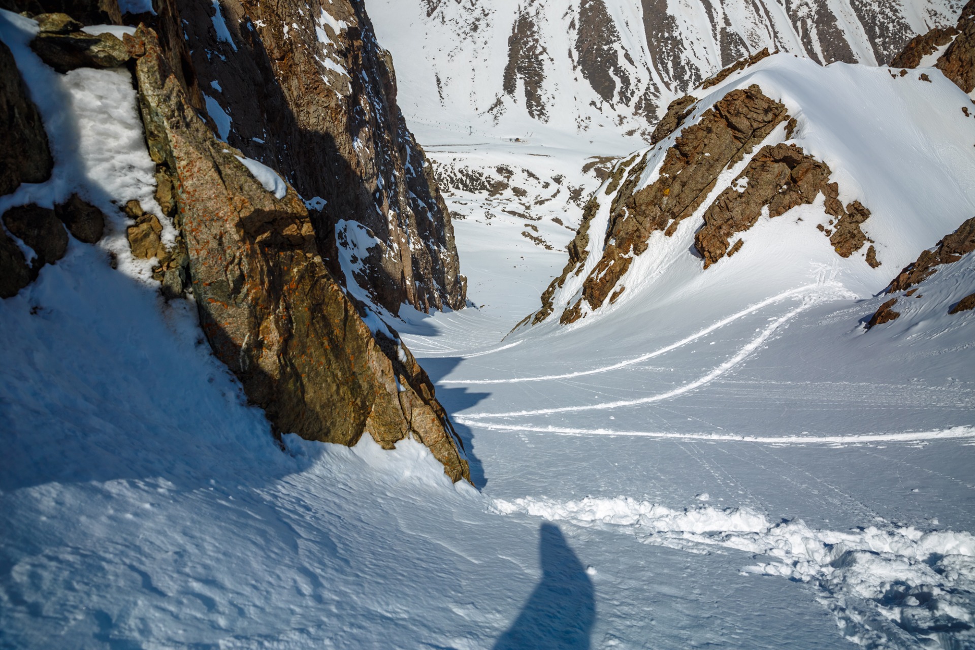 skin track in the couloir of Bogdanovich glacier