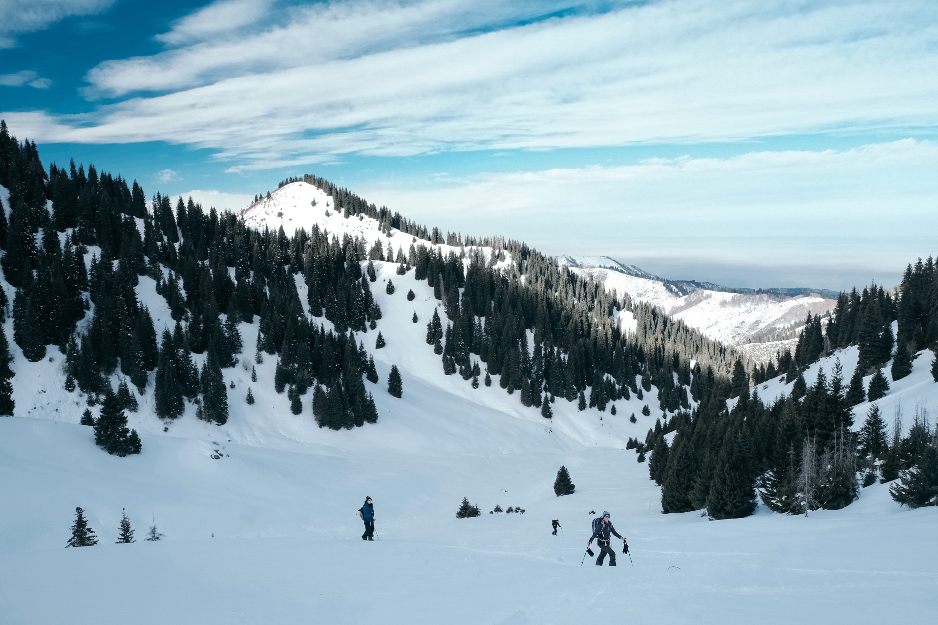 guided ski tour in Butakovka Almaty