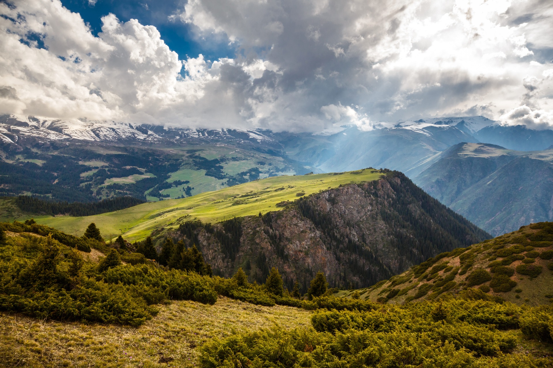 Trekking and Jeep tour in Assy valley in Almaty 